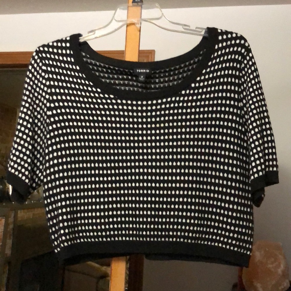 Torrid black and white crop top